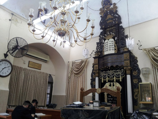 Арон аКодеш в синагоге в Тверии
