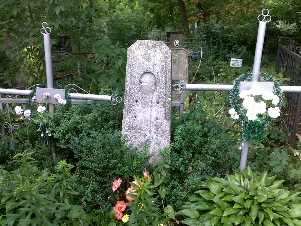 (заброшенная могила) , Полтава, Еврейское кладбище