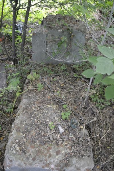 Заброшенная могила