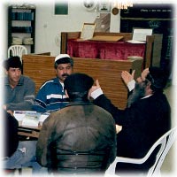 Rav Ben Tzion Zilber giving a class in Ofakim