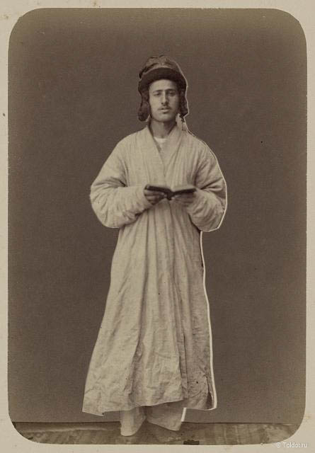   Неизвестный автор  — Бухарский еврей во время молитвы. конец 19 века