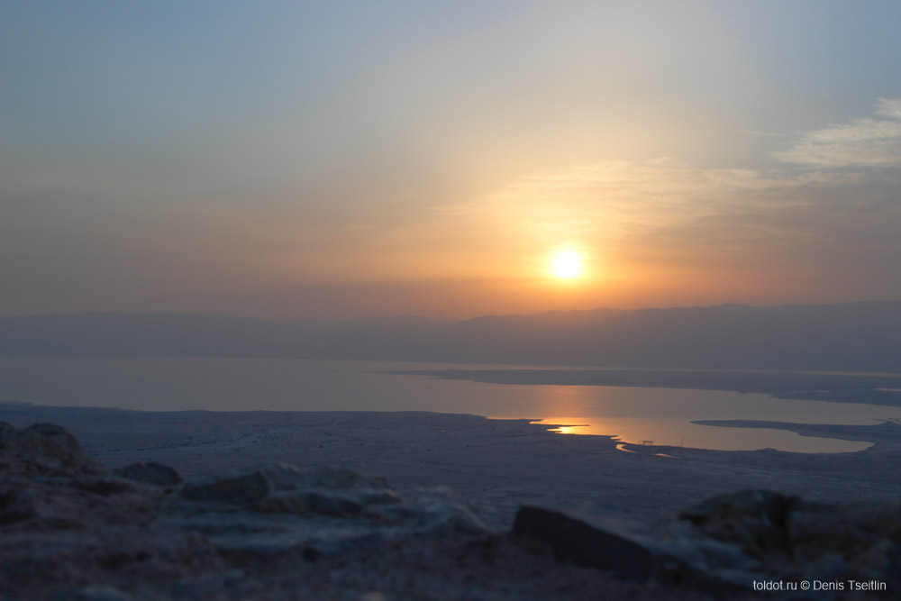  Денис Цейтлин  — Восход солнца на Мертвом море, вид с Масады