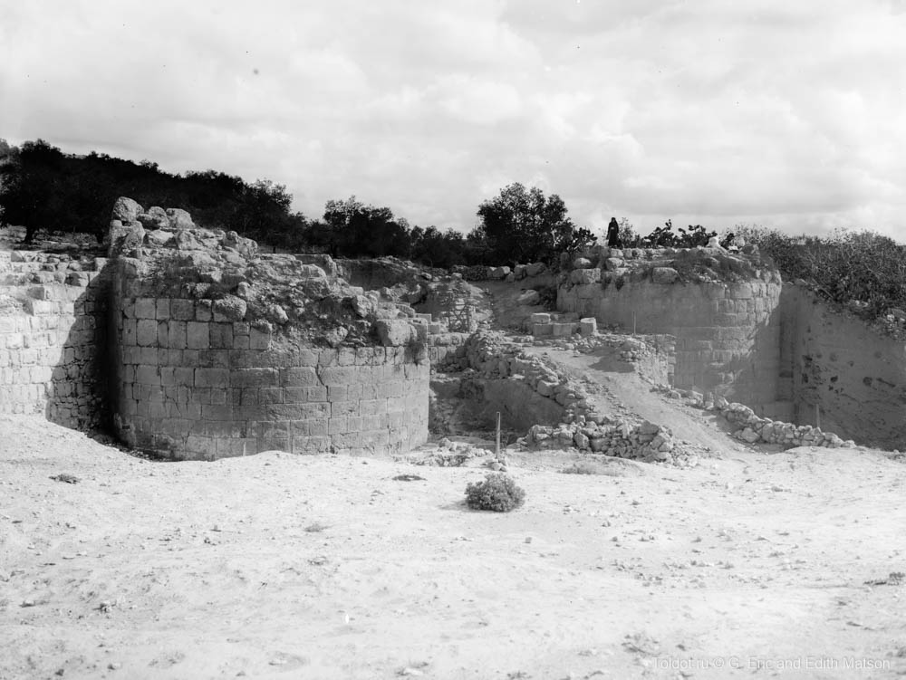   Неизвестный автор  — Руины крепости Иродион