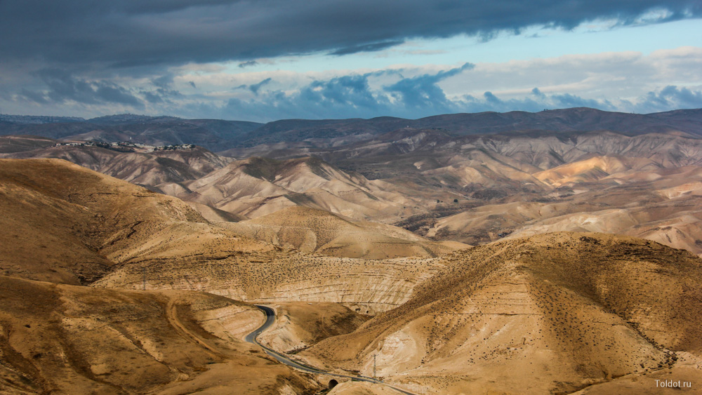 Рав Авраам Коэн  — Низменности ущелья Вади Кельт в Иудейской пустыне