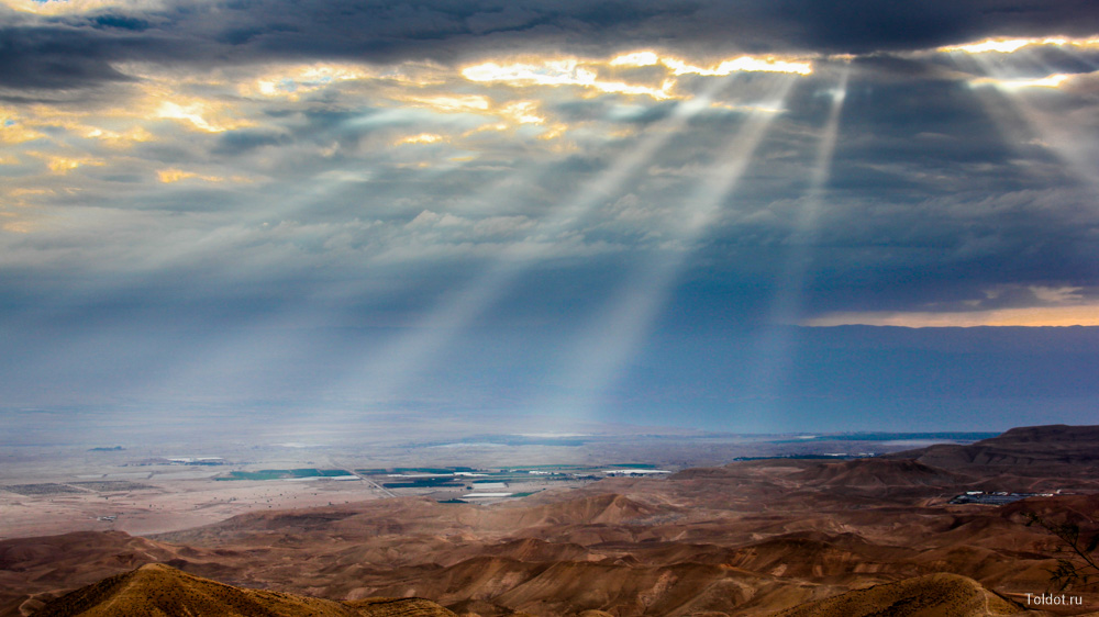 Рав Авраам Коэн  — Иорданская долина в редкий пасмурный день