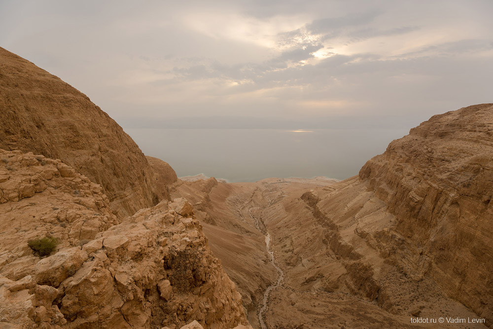  Вадим Левин  — Ущелье у Мертвого моря
