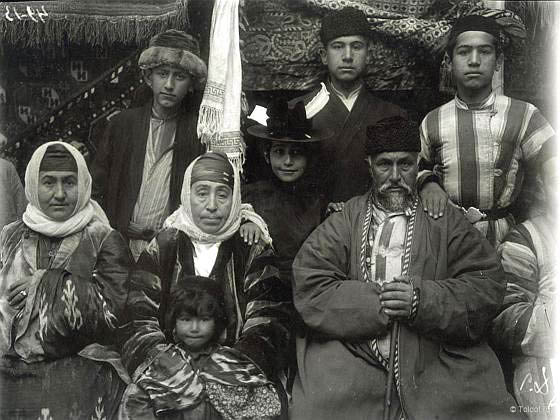   Неизвестный автор  — Еврейская семья в Средней Азии