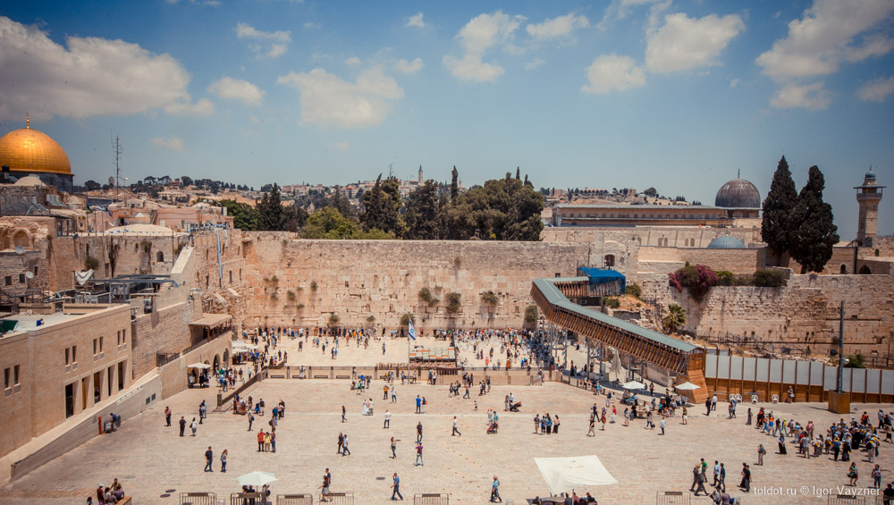 Стена Плача в Иерусалиме — один из символов иудаизма