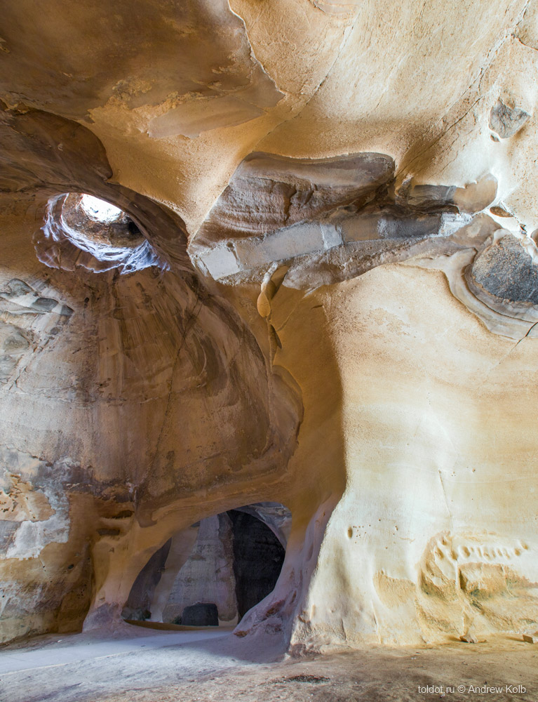  Андрей Колб  — Город тысячи пещер