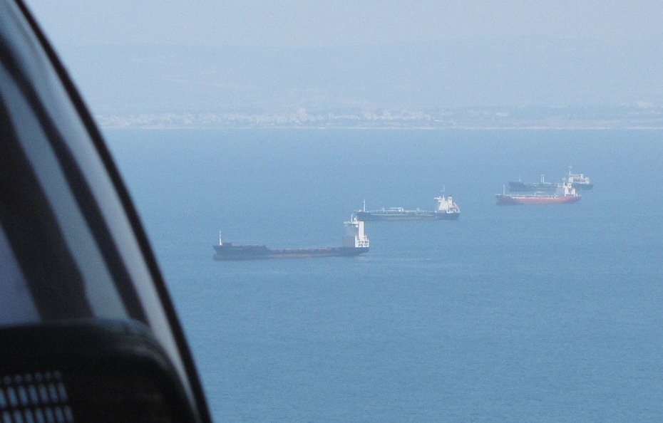 Корабли на рейде в Хайфском заливе